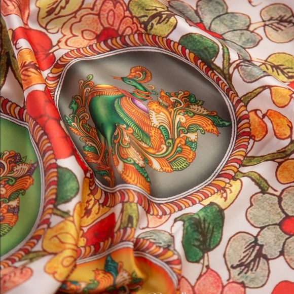 Saree with blouse size 38 expandable to 44 - Picture 2 of 10